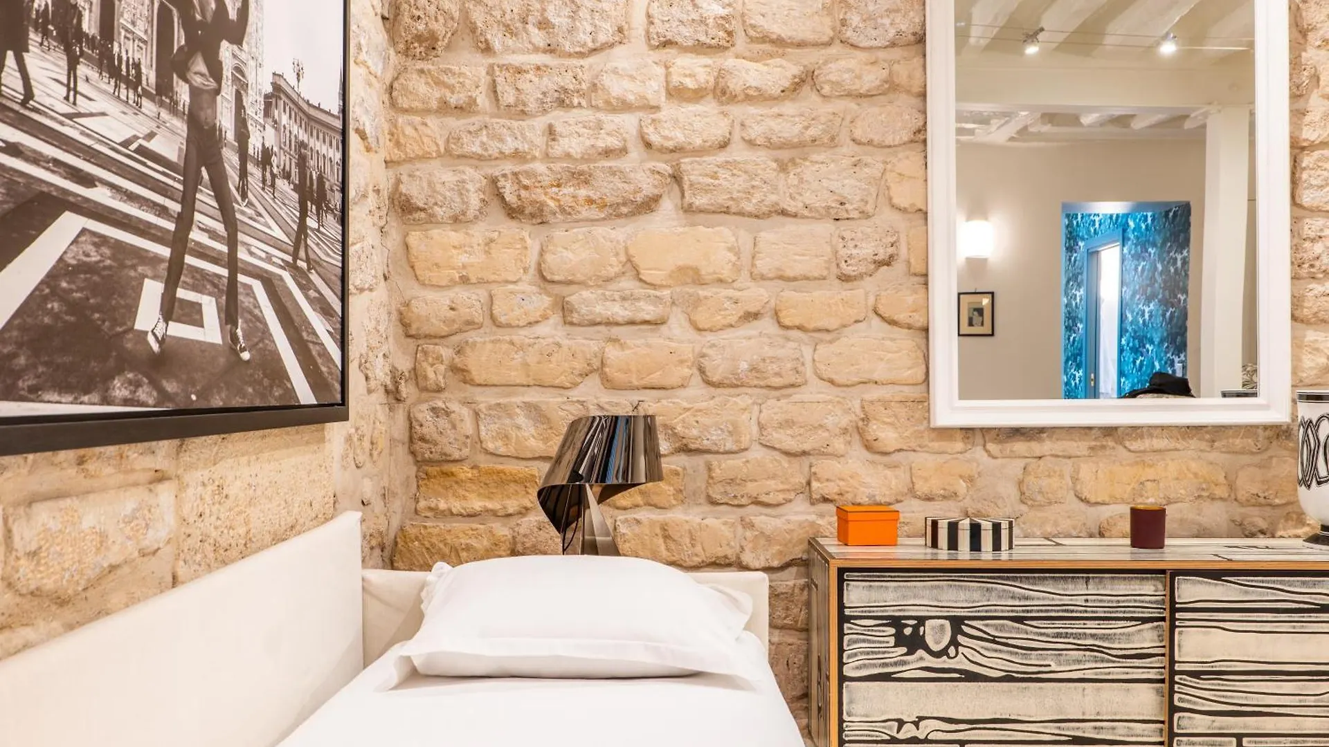Apartment Veeve - A Story In Stone