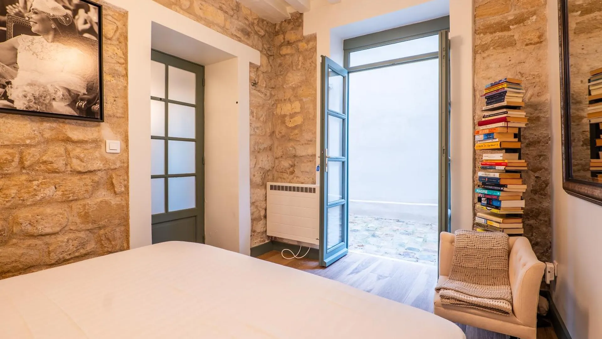 Apartment Veeve - A Story In Stone *