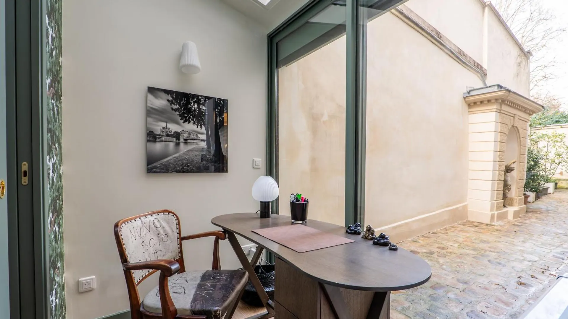 Apartment Veeve - A Story In Stone Paris