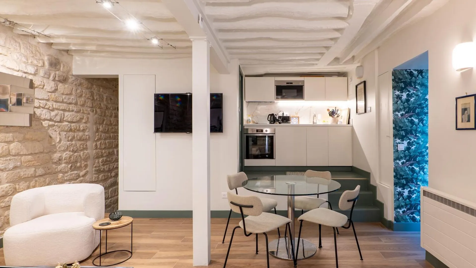 Veeve - A Story In Stone Apartment Paris