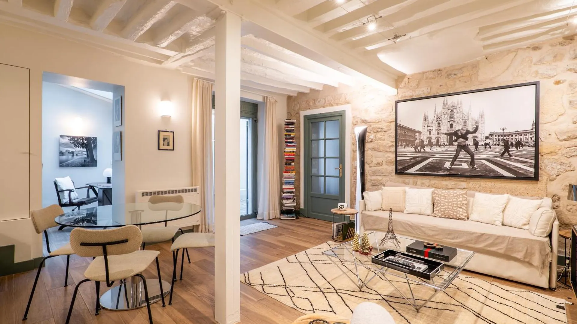 Veeve - A Story In Stone Apartment